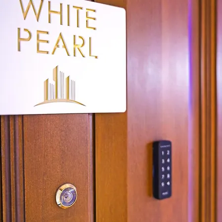 White Pearl Exclusive Roma