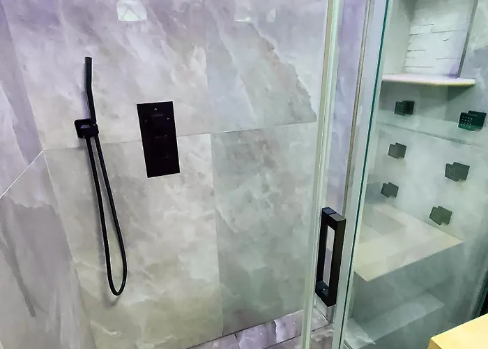 White Pearl Exclusive ローマ